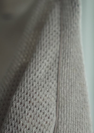 Close up of the Cocoon and how it feels (soft)